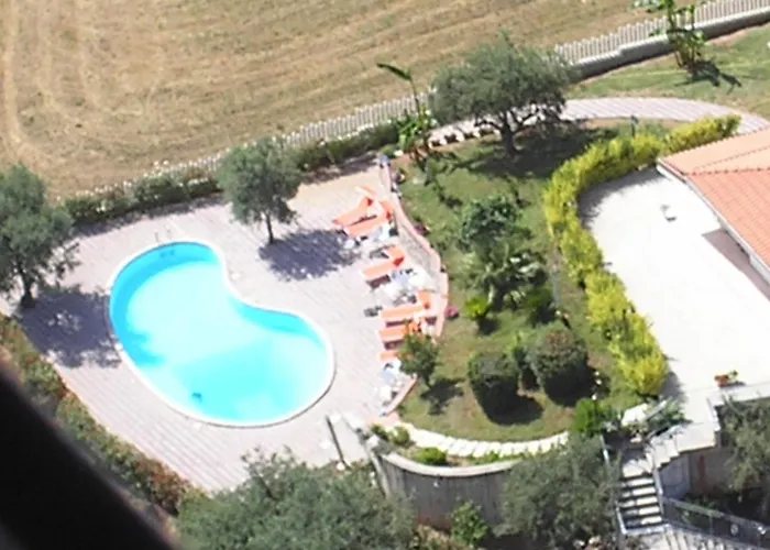 阿格里图里斯莫海景酒店